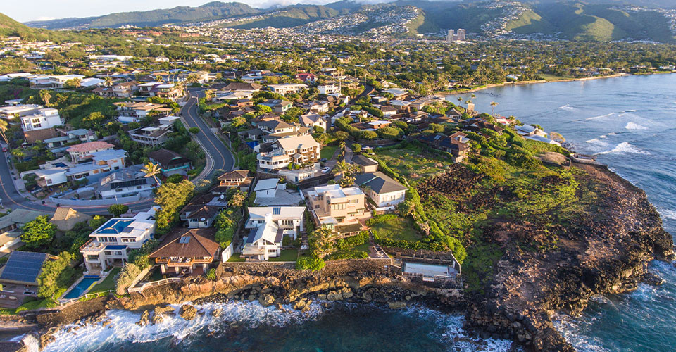 image of home on oahu near the ocean